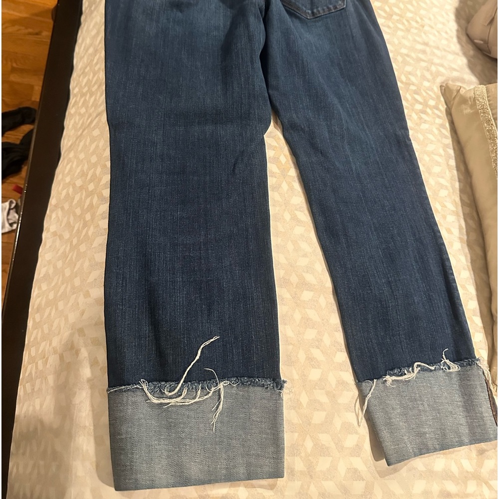 Loft jeans pre owned worn a couple of times zipper works great